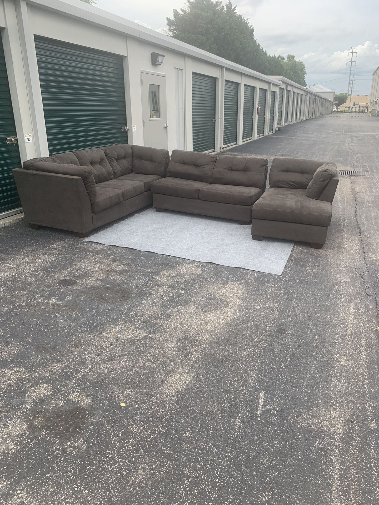 Large Grey 3 Piece Ashley Sectional Local Delivery 🚚 💨