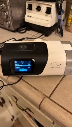 Resmed airsense 11 low hours 146.2 machine and charger
