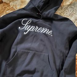 Supreme Hoodie 