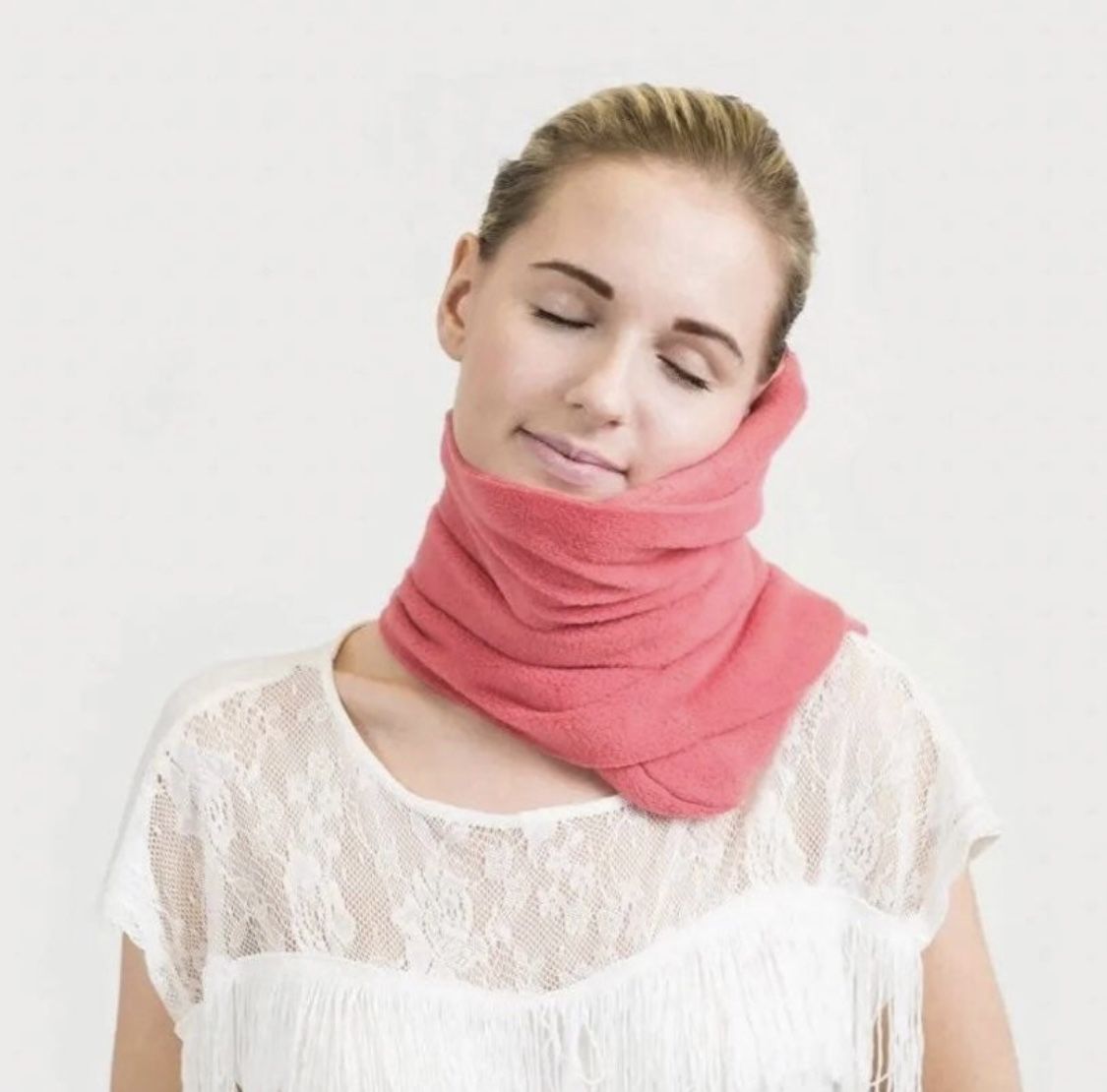 Neck support traveling pillow