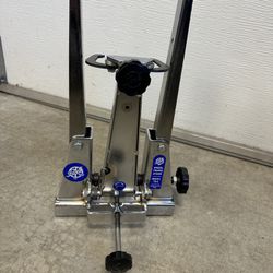 Park Tool TS-2 PROFESSIONAL WHEEL TRUING STAND