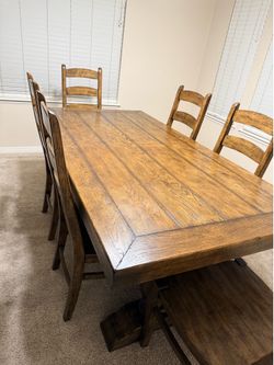 Pottery Barn Dining Table W/Chairs & Leaf