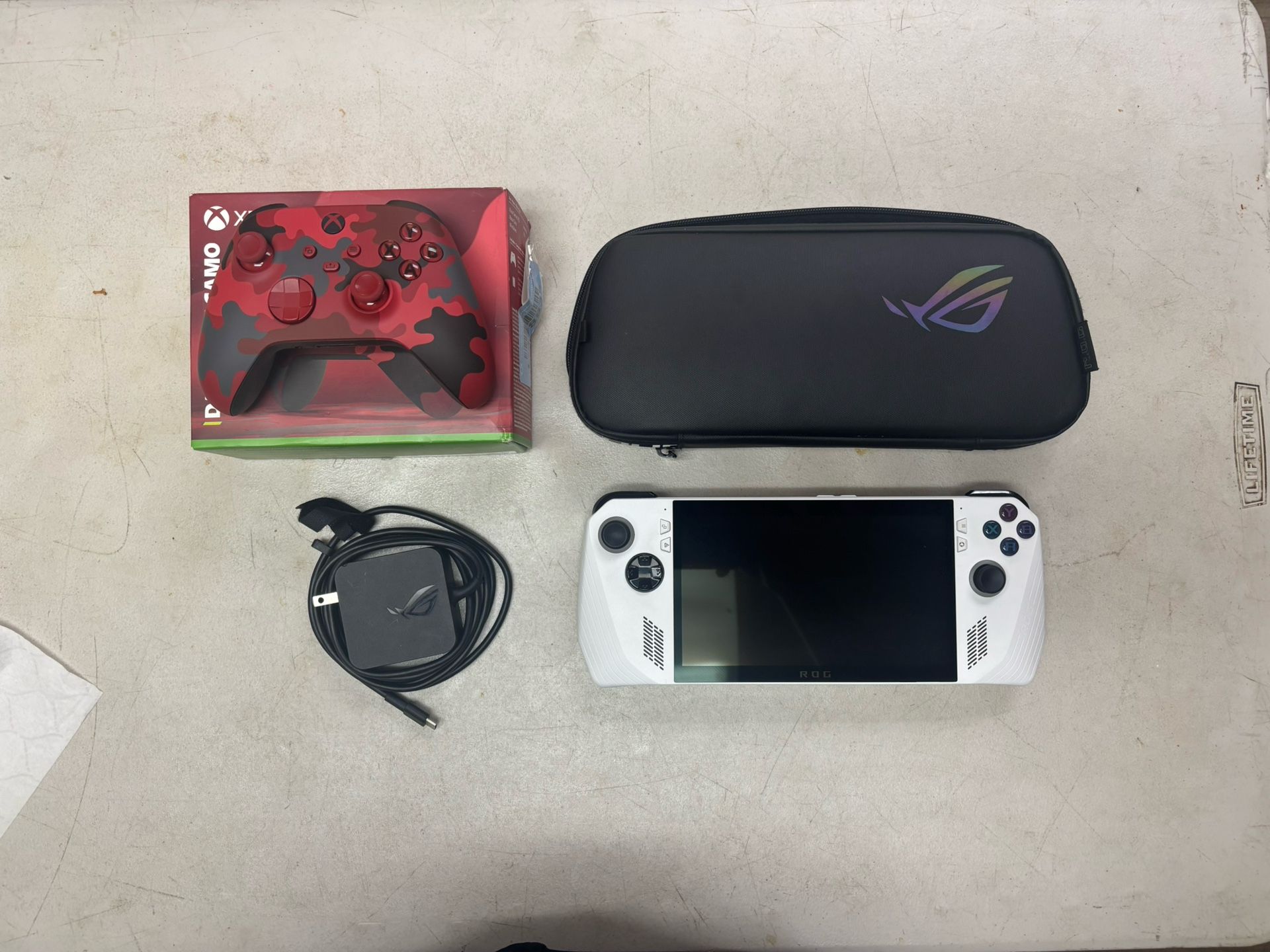 Rog Ally Z1 Extreme Bundle