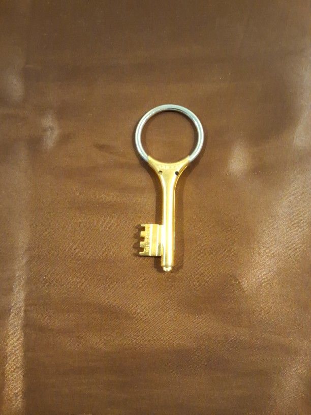 VINTAGE Gucci "KEY" Keyring **MADE IN ITALY!!!**