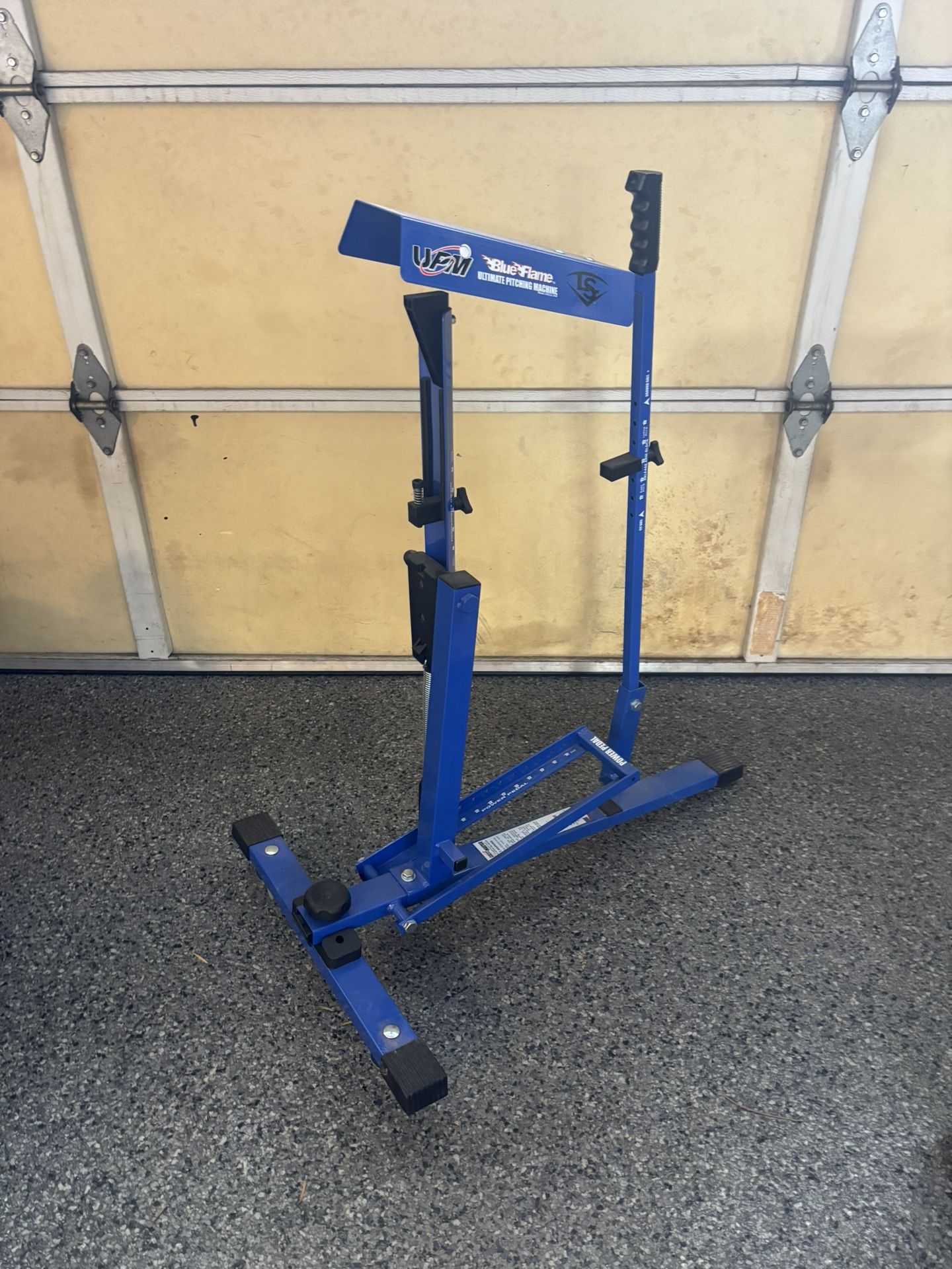 Louisville Slugger Blue Flame Pitching Machine