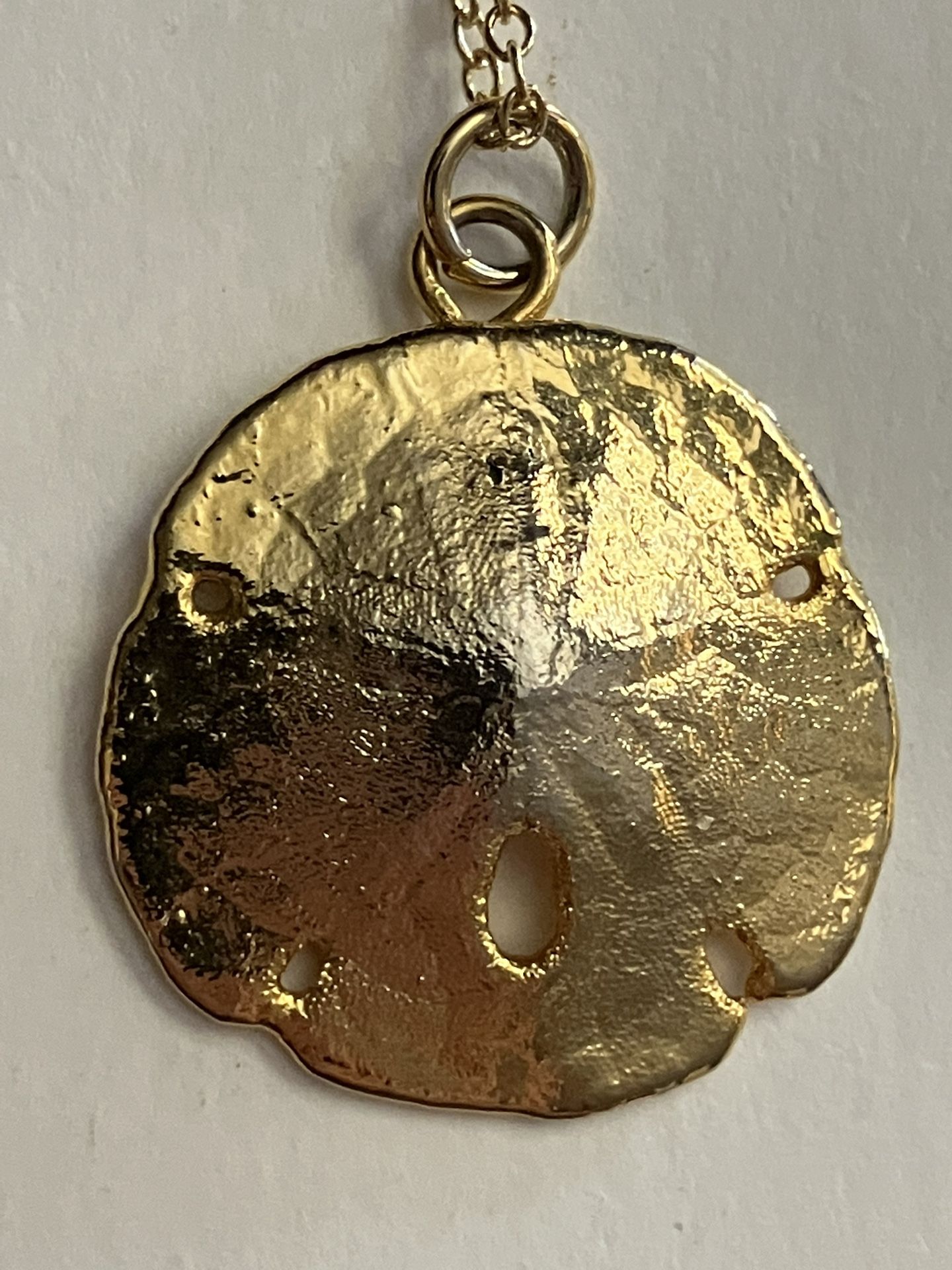 Gold Plated Sand Dollar Seashell Charm Pendant Necklace - Vintage Jewelry 