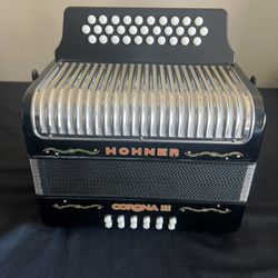 Hohner Corona Model 3