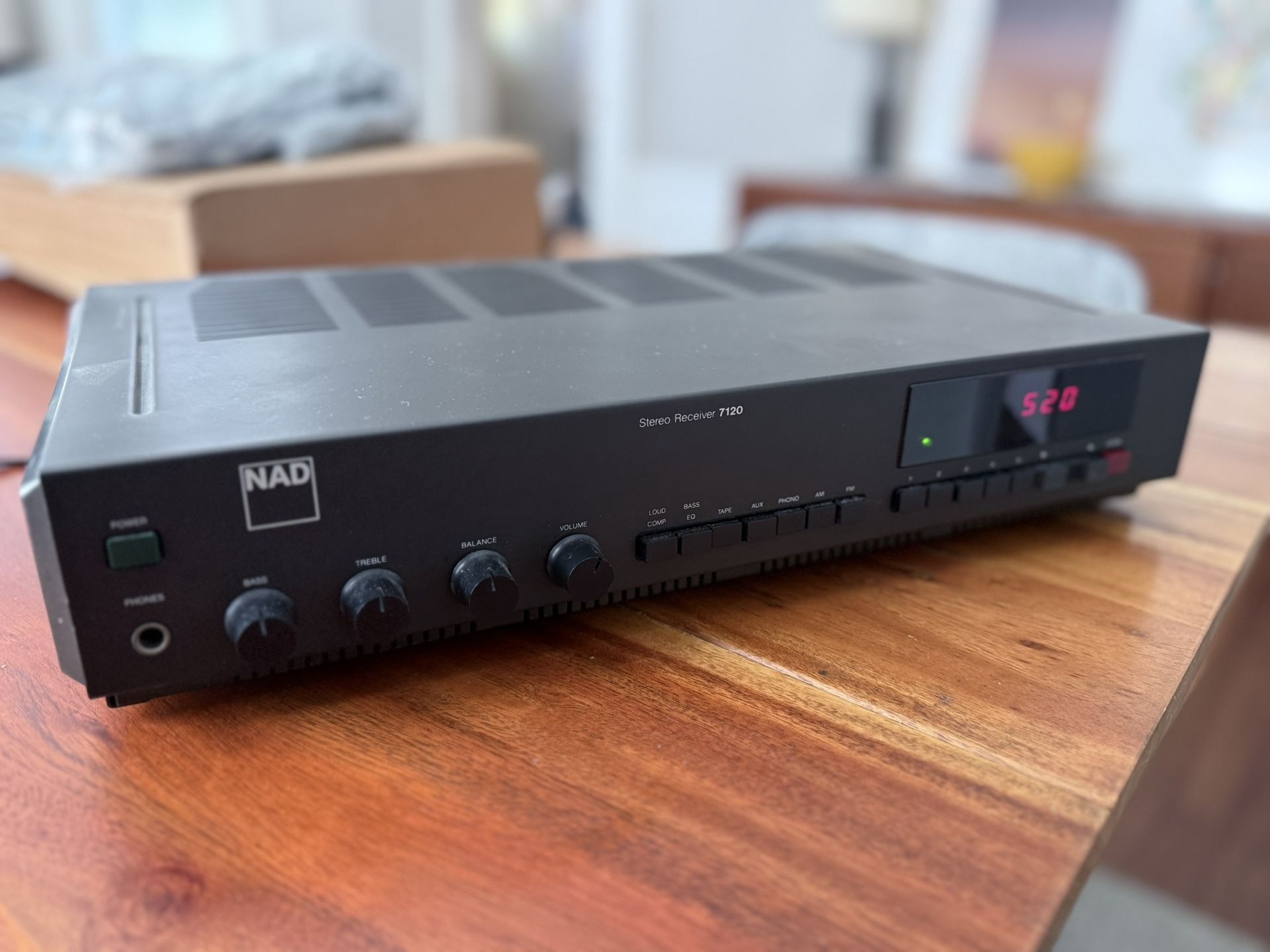 NAD 7120 stereo receiver