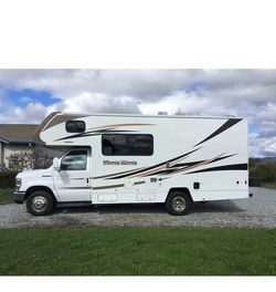 2017 Ford Winnebago Minnie Winnie