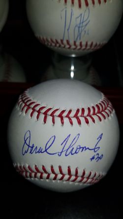 Derrell Thomas autographed ball