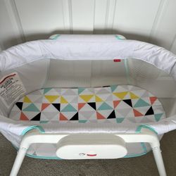 Fisher-Price Stow ‘n Go Bassinet