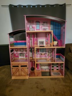 Doll House 