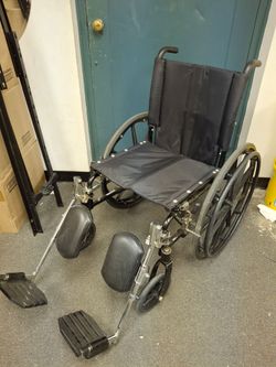 18" Seat WHEELCHAIR + Elevating Leg Rests- NO ARMS !
