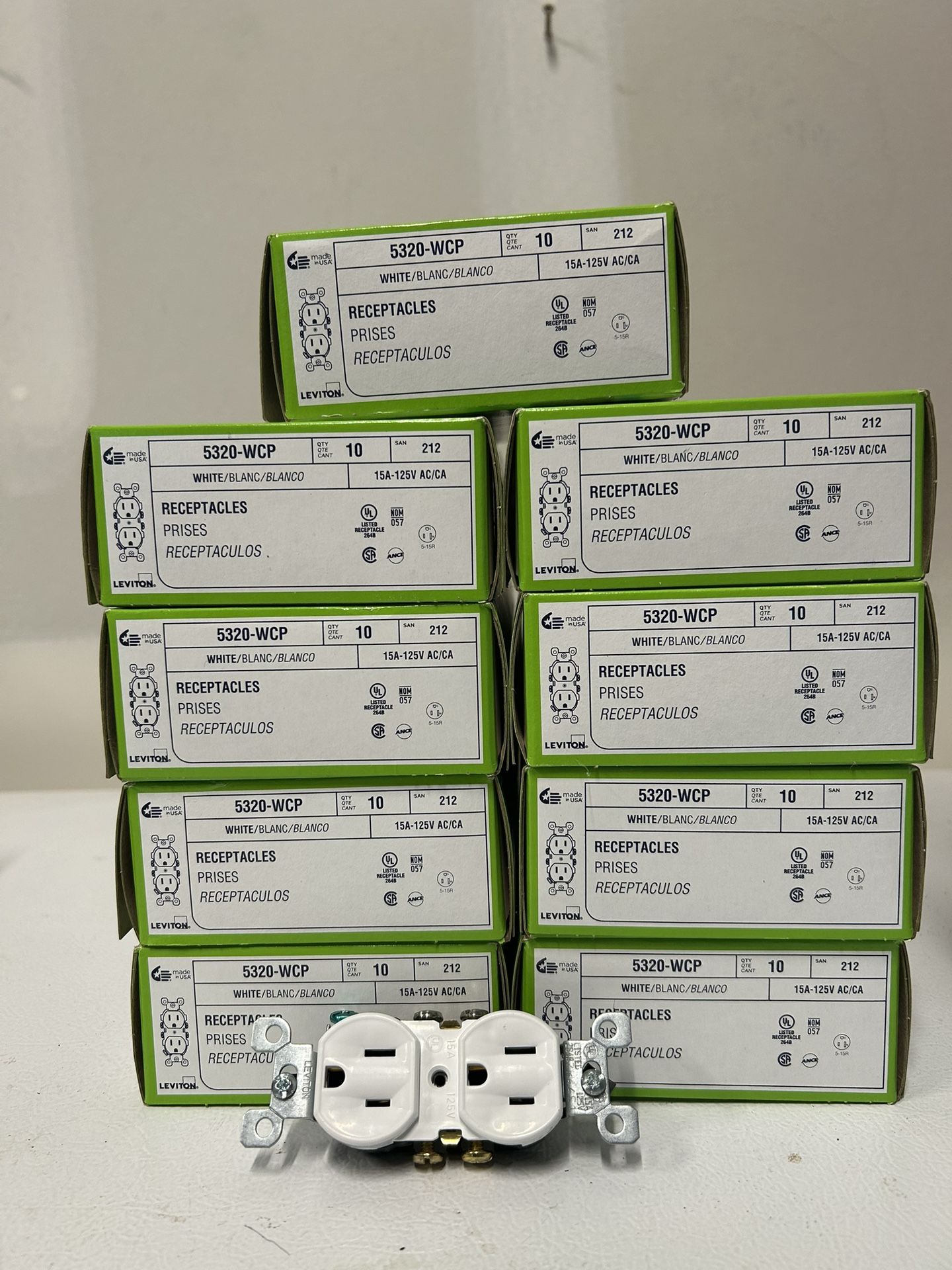 90 New In Box Leviton 15 Amp Receptacles