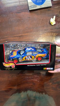 Hot Wheels Racing Nascar Collectible