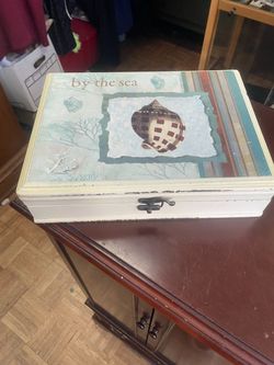 Seashell trinket jewelry box 12 by 8"