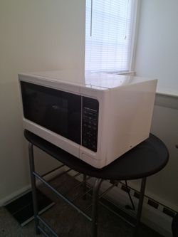 Hamilton Beach White Countertop Microwave