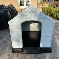 Durable Waterproof dog house
