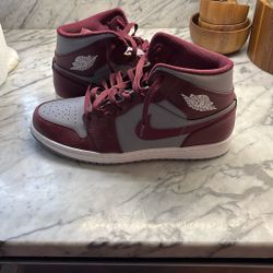 Air Jordan 1 Mid 'Cherrywood Red' size 11