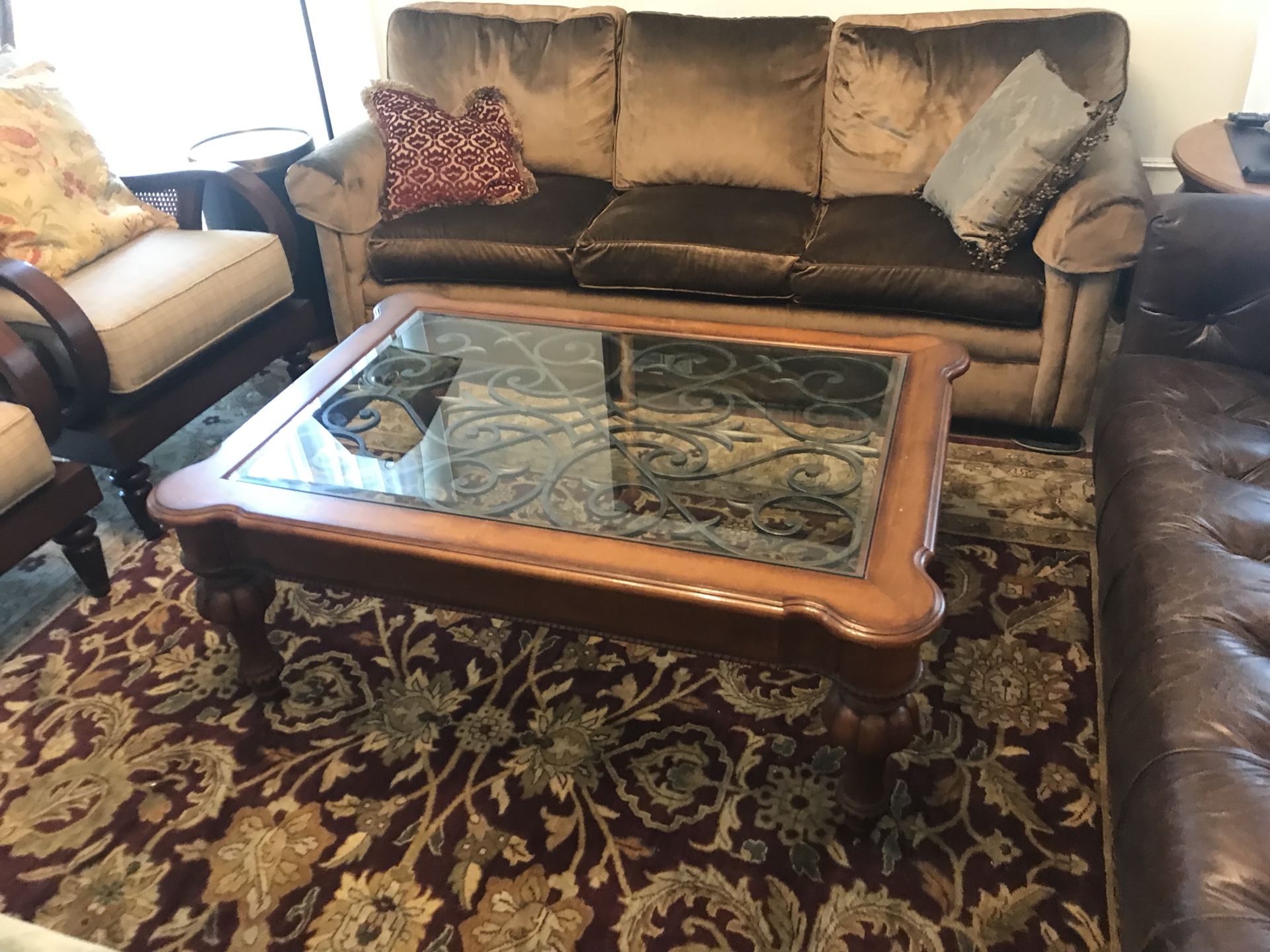 Gorgeous Ethan Allen coffee table!