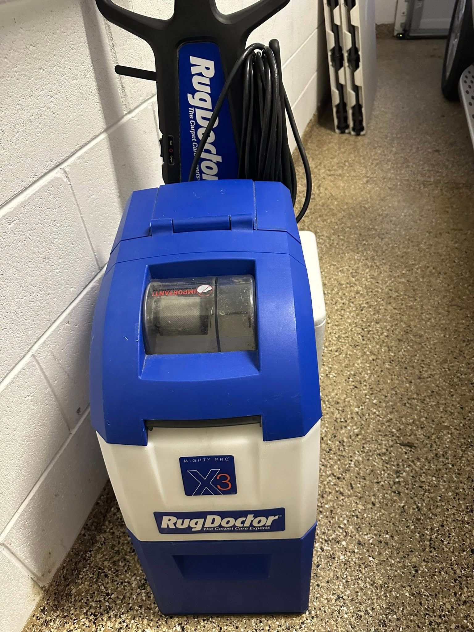 Mini Pro Commercial Carpet Extractor/Cleaner in excellent working condition.