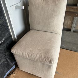 Chair With Wheels 