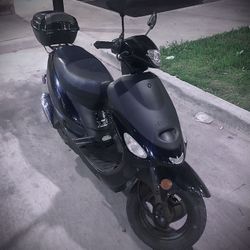 2018 STREET LEGAL GAS MOPED SCOOTER CUSTOM UPGRADES INCLUDED