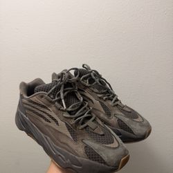 yeezy 700 v2 geodes 