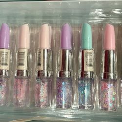 Looks like lipstick writes like a pen