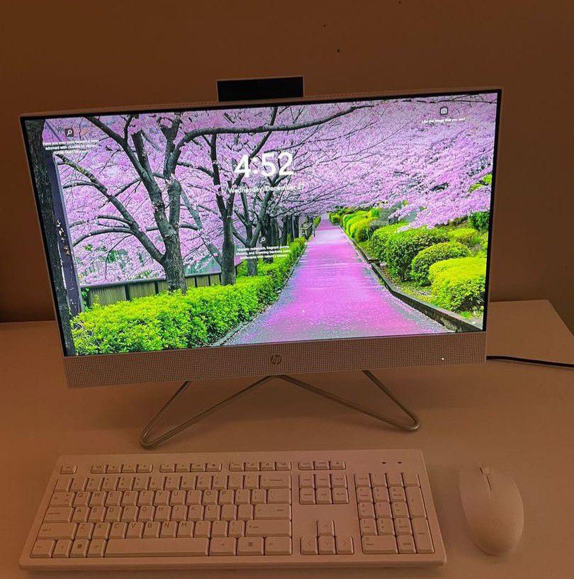 NEW OUT THE BOX* HP Windows 11 Home (All-in-One) 24 Inch