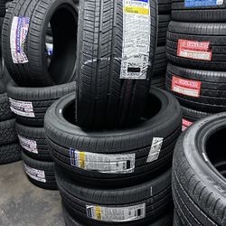 SET OF NEW 235/40/19 GOODYEAR EAGLE  INCLUDNG MOUNT AND BALANCE 