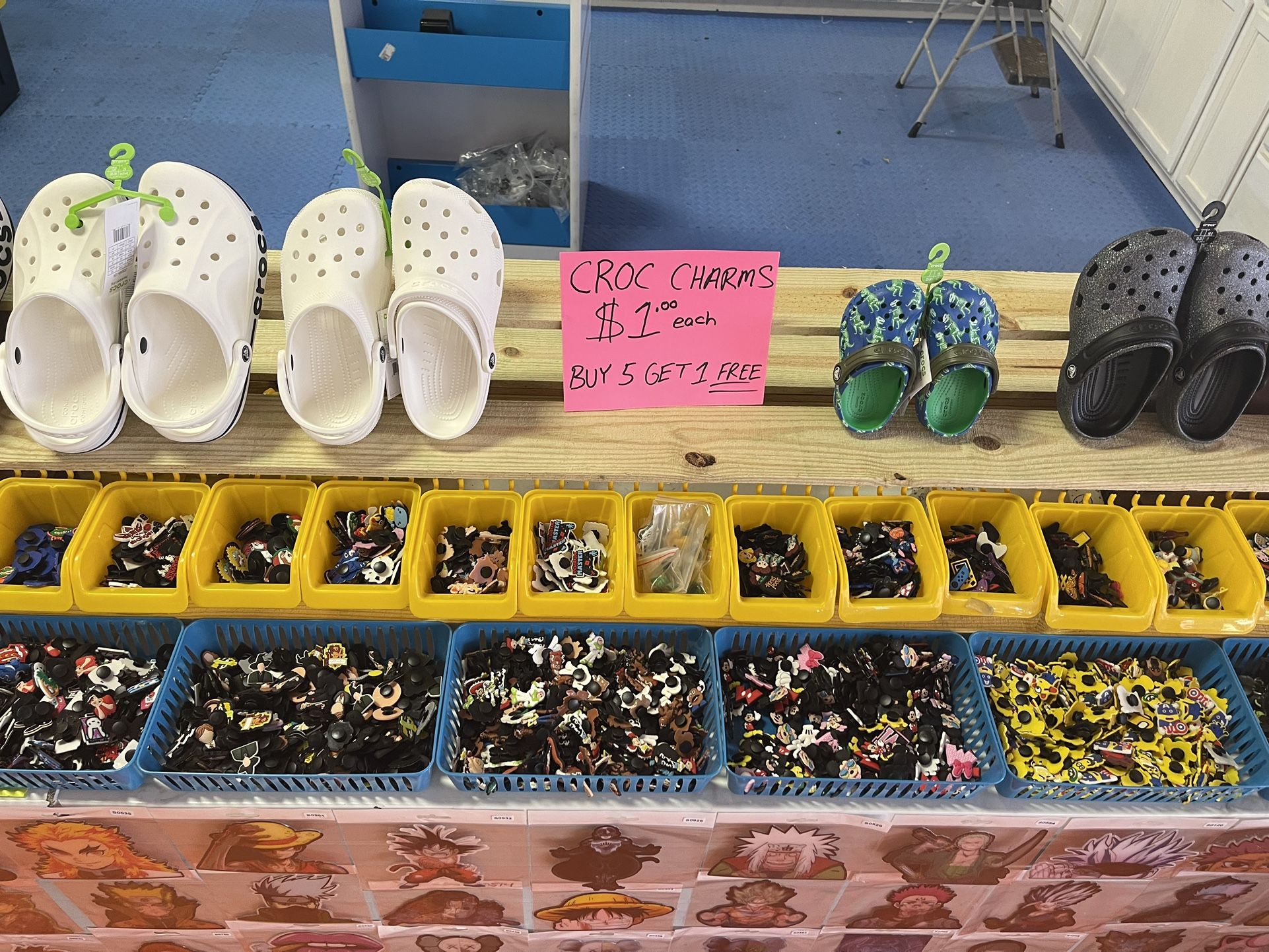 CROC CHARMS / 3D POSTERS & DECALS