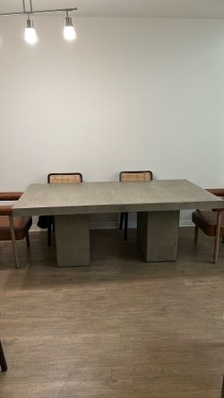 8 Seat Extendable Dining Table