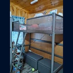 twin bunk bed