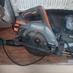 Rigid 18v Circular Saw With Two 6.0 Batteries 