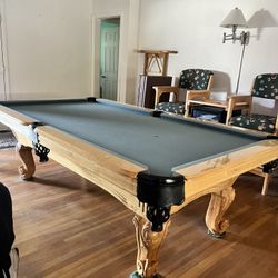Pool Table 8ft ( Free Delivery & Set Up & New Color Felt Of Your Choice ) 