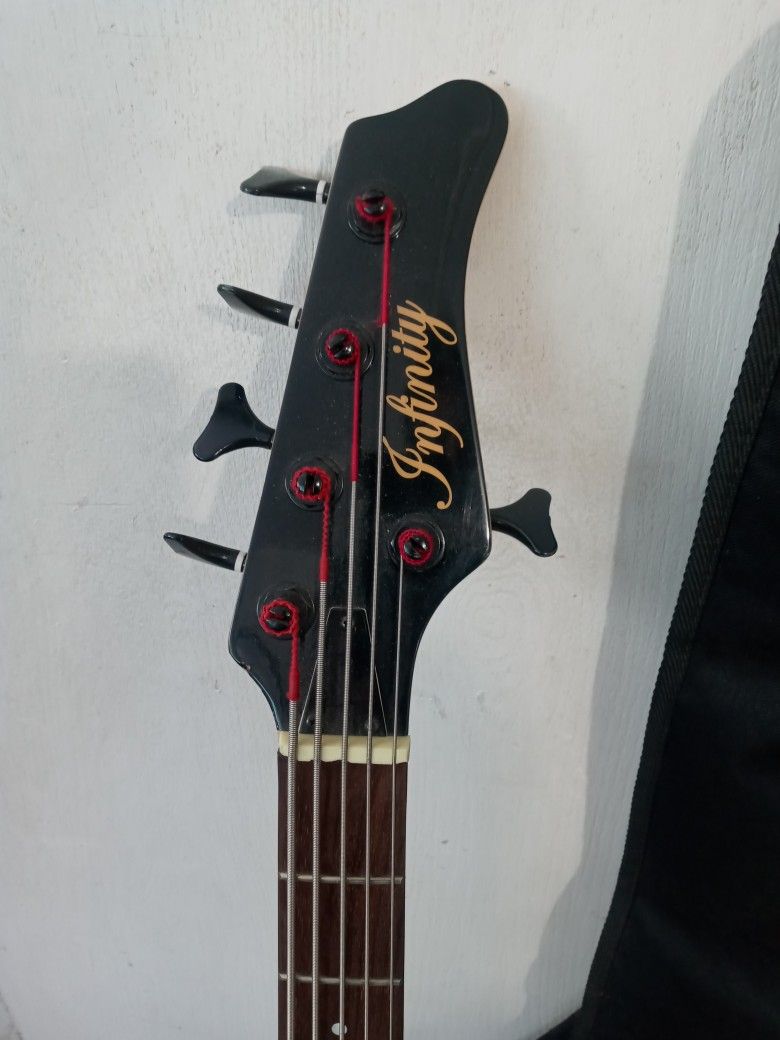 BASS GUITAR