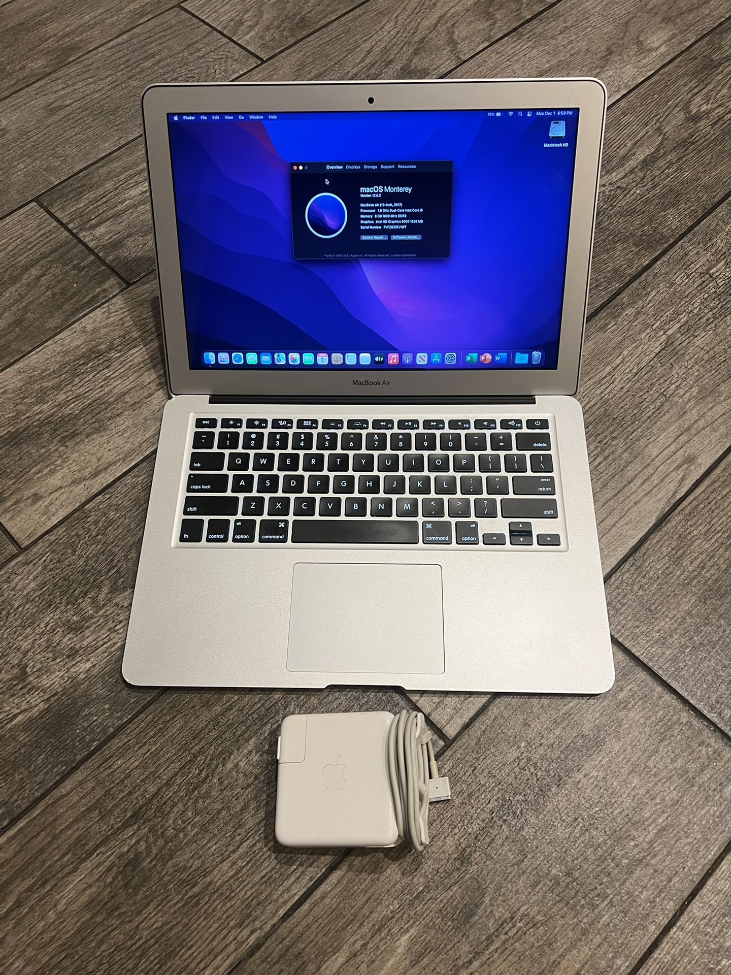 MacBook Air 2017 13” Laptop With Charger