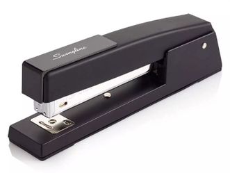 Swingline Stapler, 747, Classic Desktop Stapler, 20 Sheet Capacity, Metal, Black