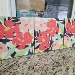 Set Of 3 Flower Canvas