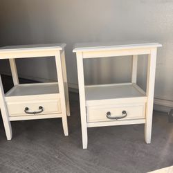 2 Lovely White Nightstands  With Drawer