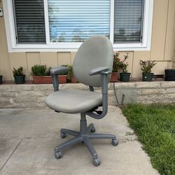 Steelcase Criterion Task Chair