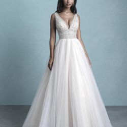Allure Bridal Wedding Dress – Size 6