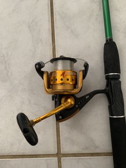 Fishing rod and reel combo for Sale in Pompano Beach, FL - OfferUp