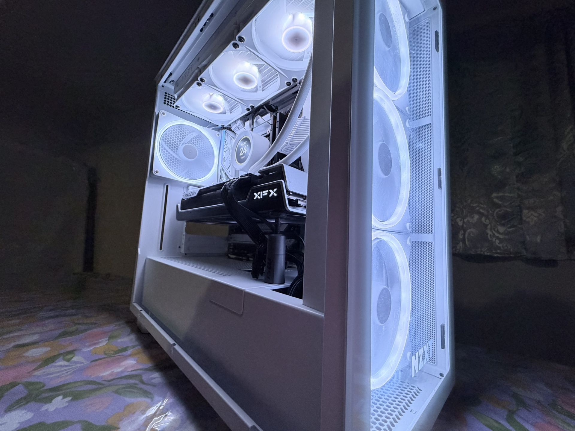 White Gaming PC (I7-13700k • 7900xtx • 64gb DDR5)