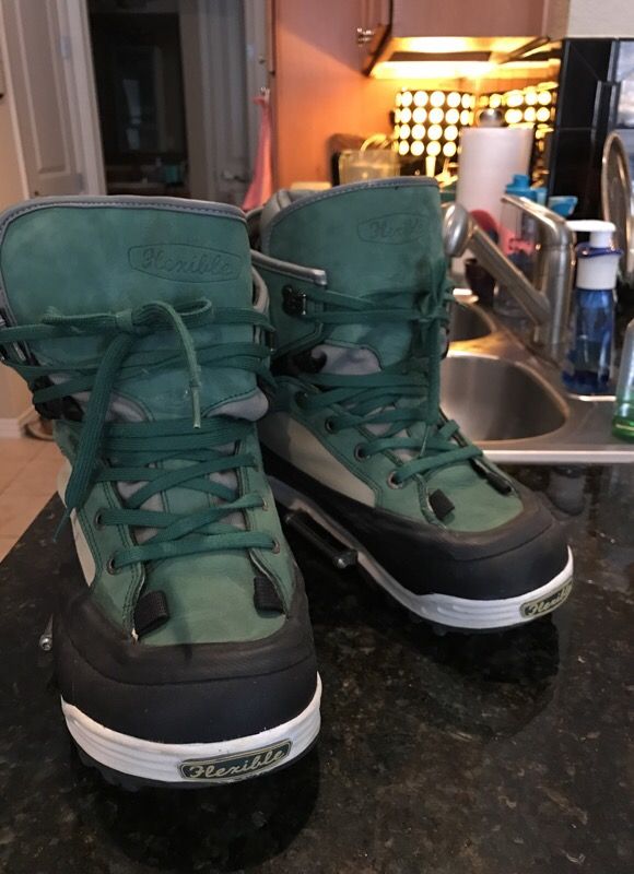 Burton Flexible switch compatible snowboard boots