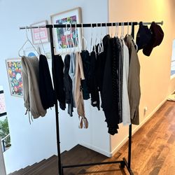 Atheleisure, Lululemon, Levi’s, Everlane, Good American, GANNI, ASTR Women’s clothes