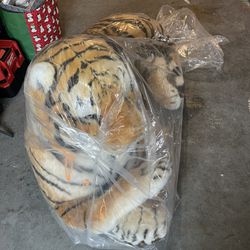 8ft Stuffed Tiger