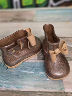 ✨ Mini Melissa Sugar Rainbow Boots – Gold Glitter | Size 7 ✨