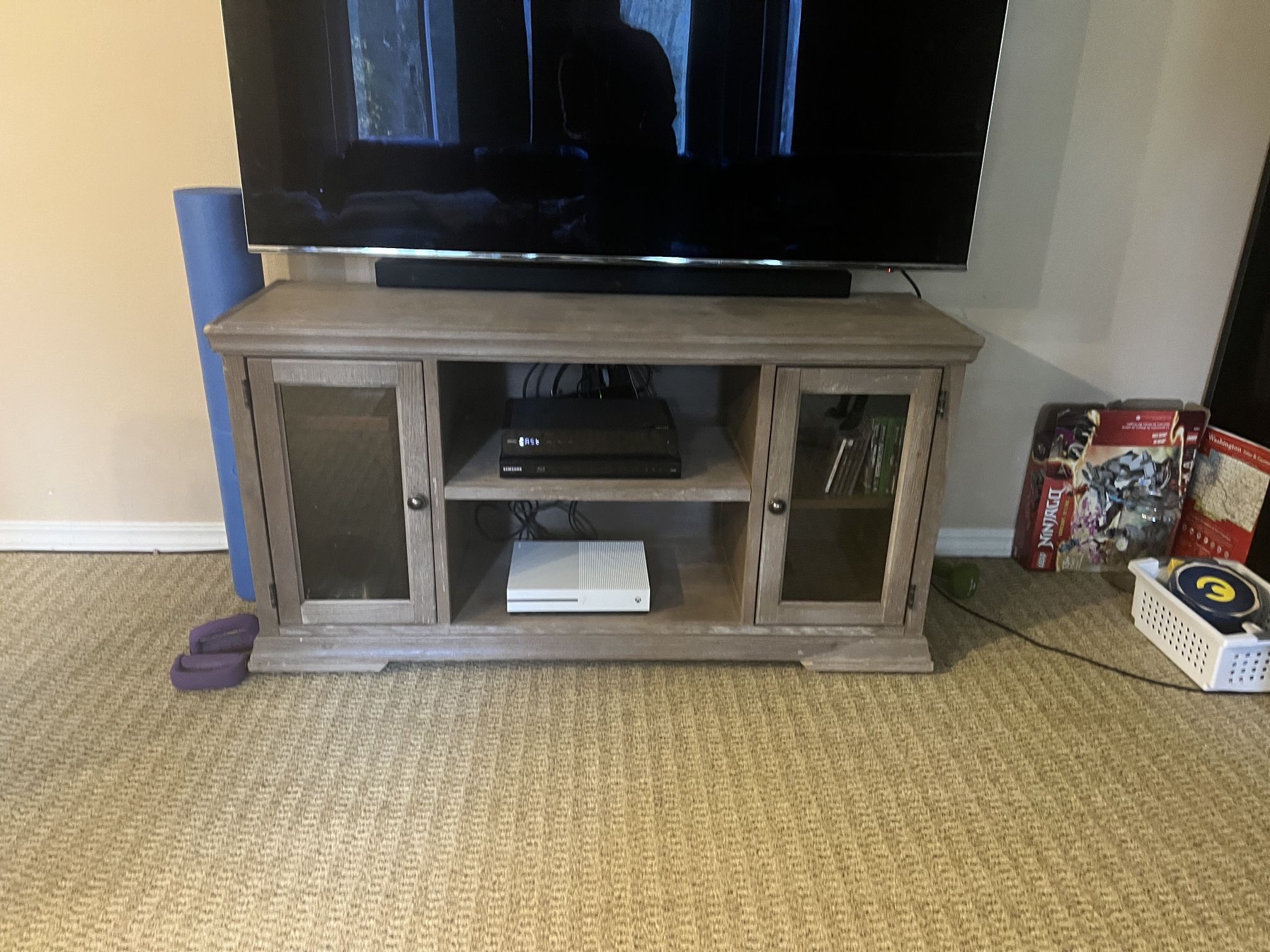 Entertainment Center / TV Stand Console